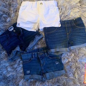 4 pair of old navy jean shorts 3T